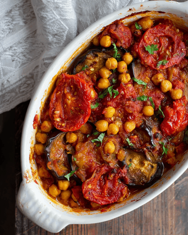 Mediterraner Auberginen-Auflauf mit Kichererbsen und Tomaten – Ein herzhaftes, gesundes Gericht mit orientalischem Flair