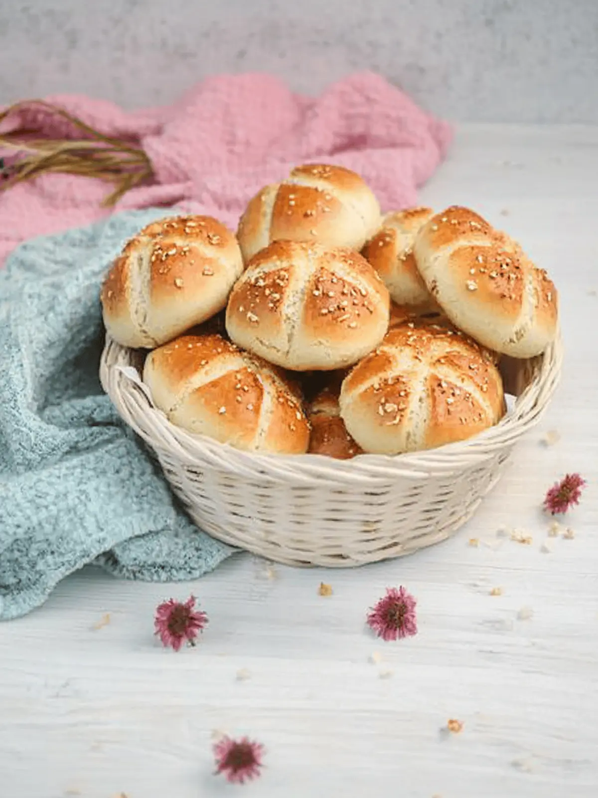 Milchbrötchen. In Kürbisform.