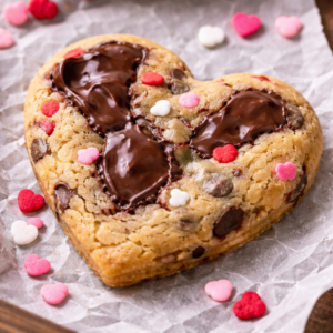 Herzförmige Schokoladenkekse in nur 30 Minuten zaubern 2 Herzförmige Schokoladenkekse in nur 30 Minuten zaubern