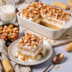 Bienenstich Tiramisu mit Mandel-Topping: Genuss in jeder Schicht 2 Bienenstich Tiramisu mit Mandel-Topping: Genuss in jeder Schicht