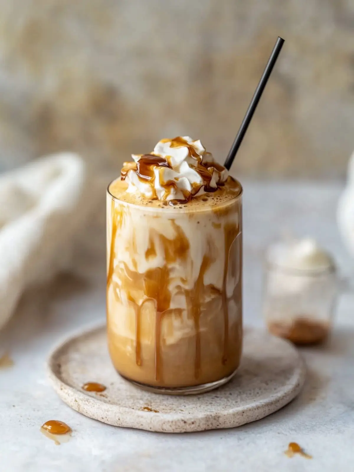 Einfache hausgemachte Karamell-Eiskaffee für den perfekten Genuss 4 Einfache hausgemachte Karamell-Eiskaffee