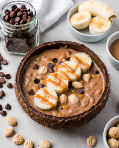 Dick und cremig Snickers Smoothie Schüssel: Dein Genussmoment 3 Dick und cremig Snickers Smoothie Schüssel: Dein Genussmoment