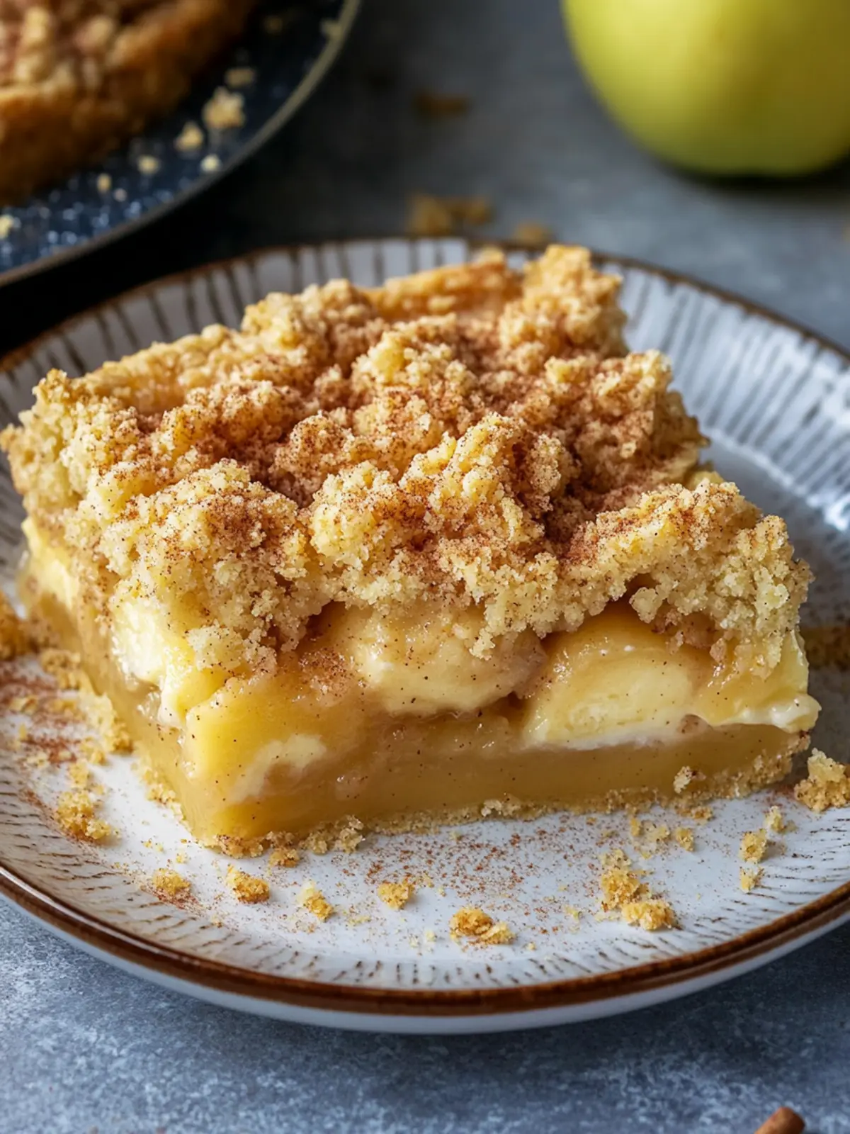 Saftiger Apfelkuchen mit Pudding und Zimtstreuseln genießen 4 Apple pie with pudding and cinnamon crumbles